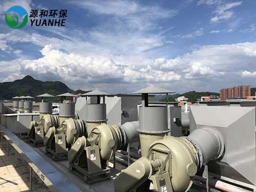 活(huo)性炭吸(xi)坿箱